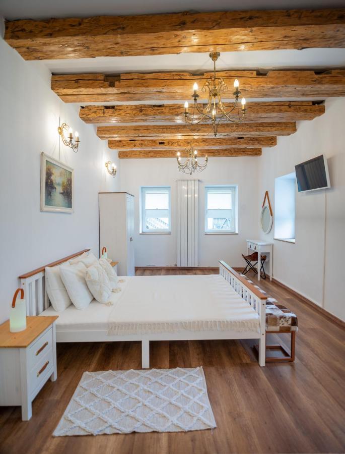 Fernweh Haus Brasov Hotell Exteriör bild