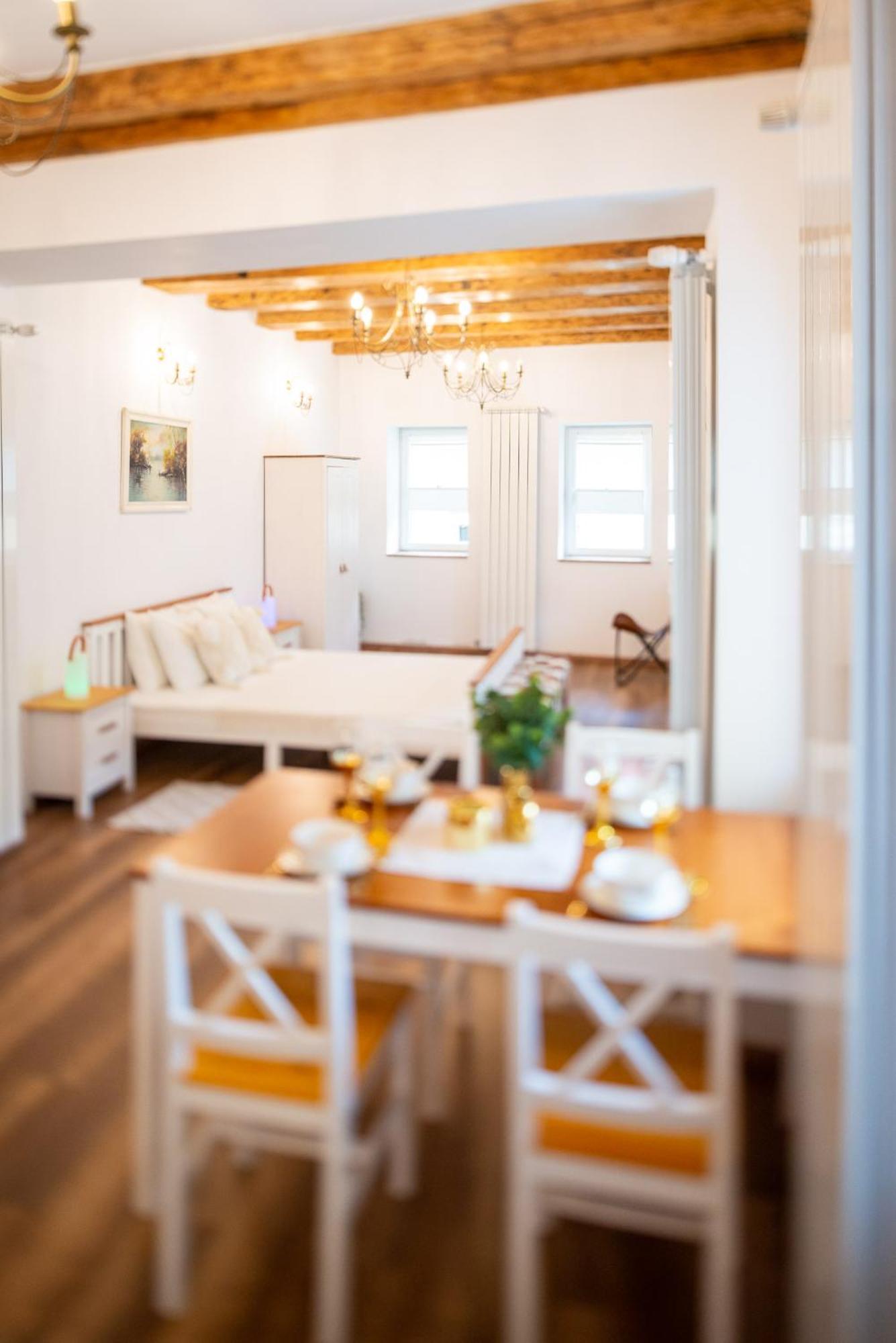 Fernweh Haus Brasov Hotell Rum bild