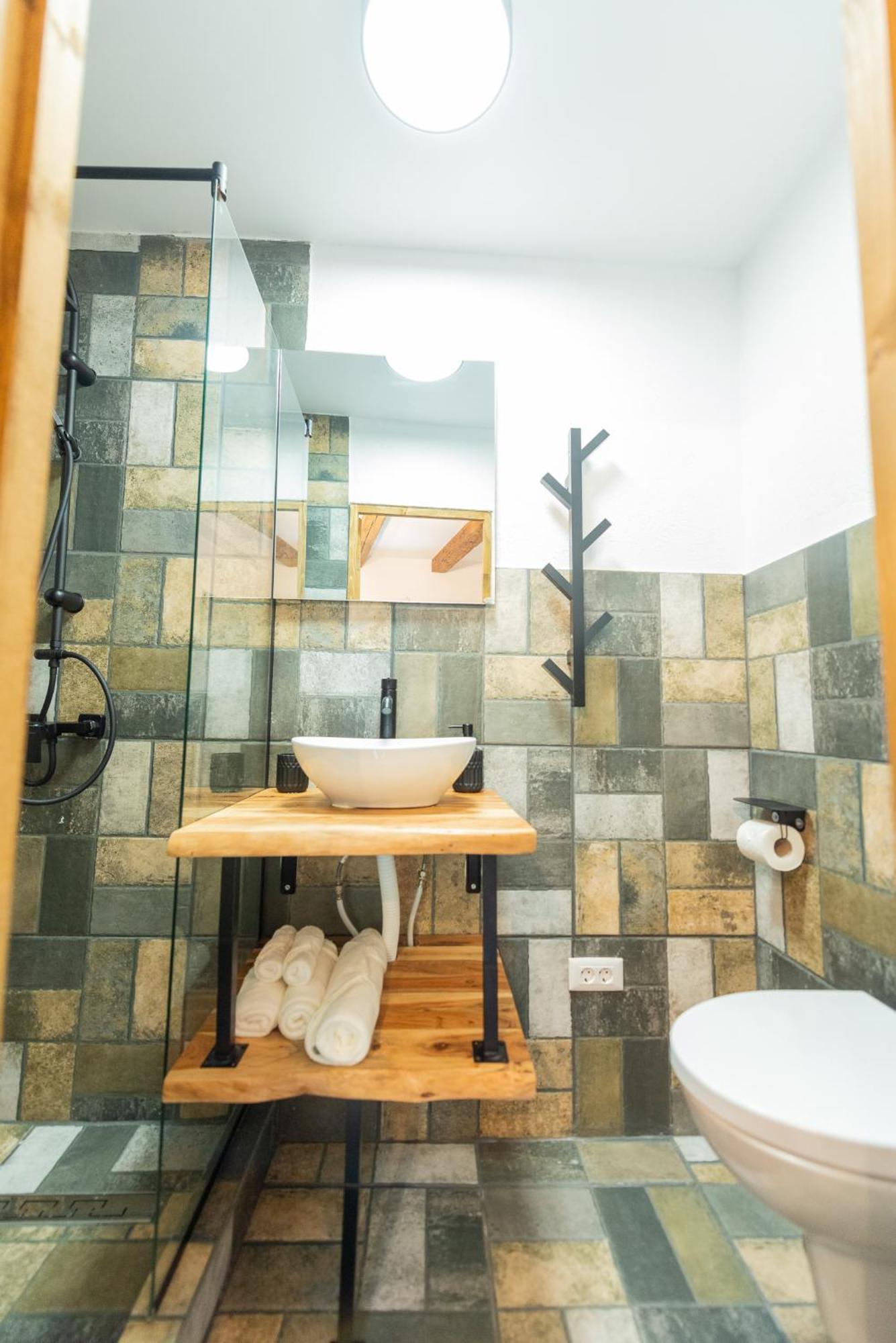 Fernweh Haus Brasov Hotell Rum bild